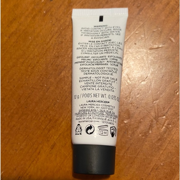 Laura Mercier Makeup and Skincare Set - Picture 14 of 15